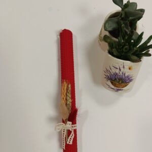 Χειροποίητη λαμπάδα με φύλλο κηρήθρας κόκκινο και αποξηραμένα λουλούδια